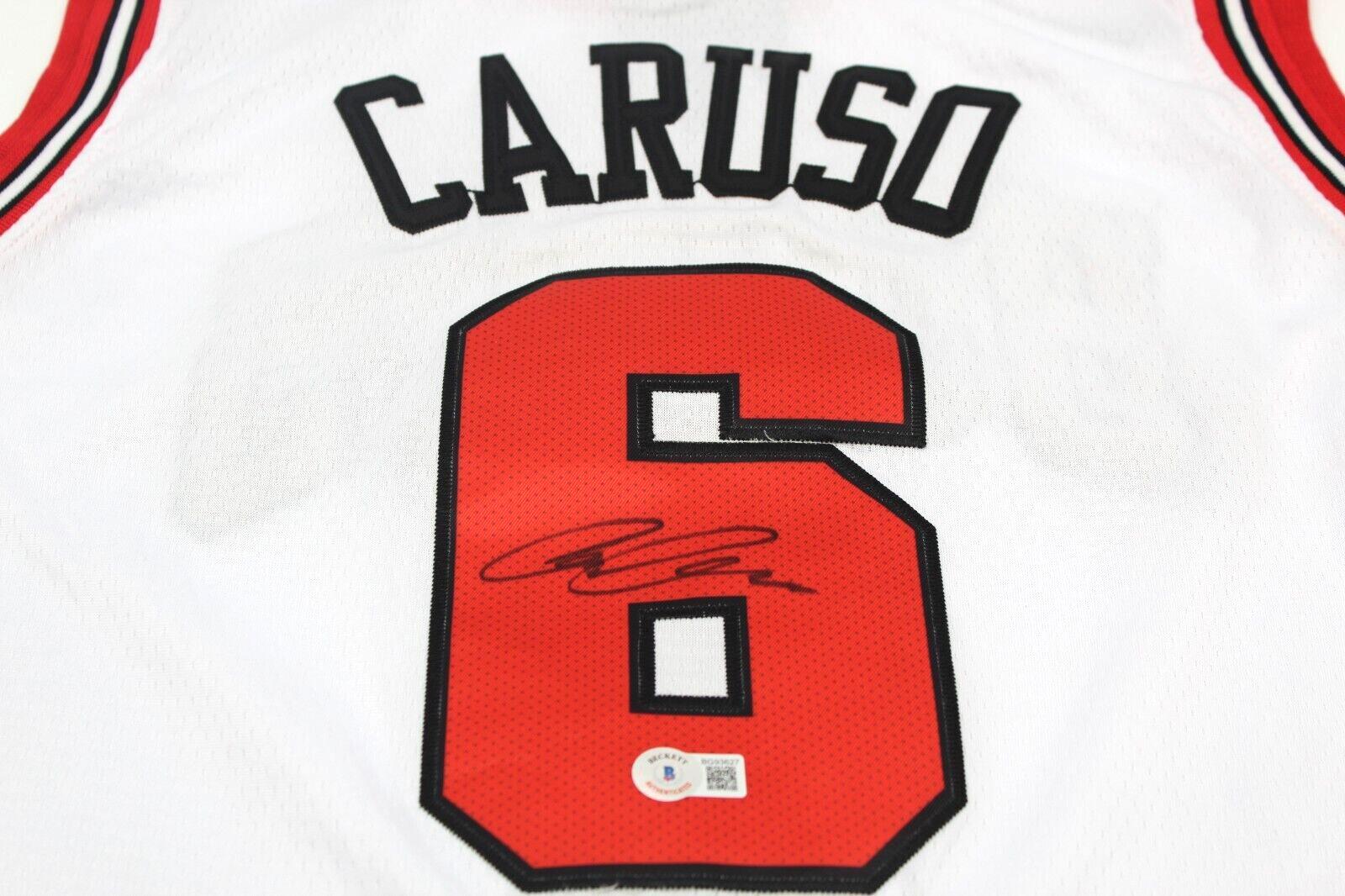 Alex Caruso Signed Chicago Bulls XL Basketball Jersey w/Beckett BAS COA BG93627