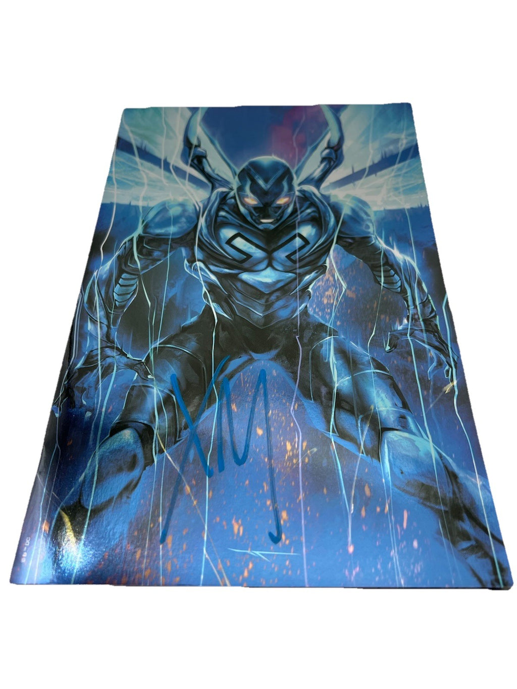 Xolo Mariduena Signed Blue Beetle Variant Comic Book w/Beckett COA BAS BV13216