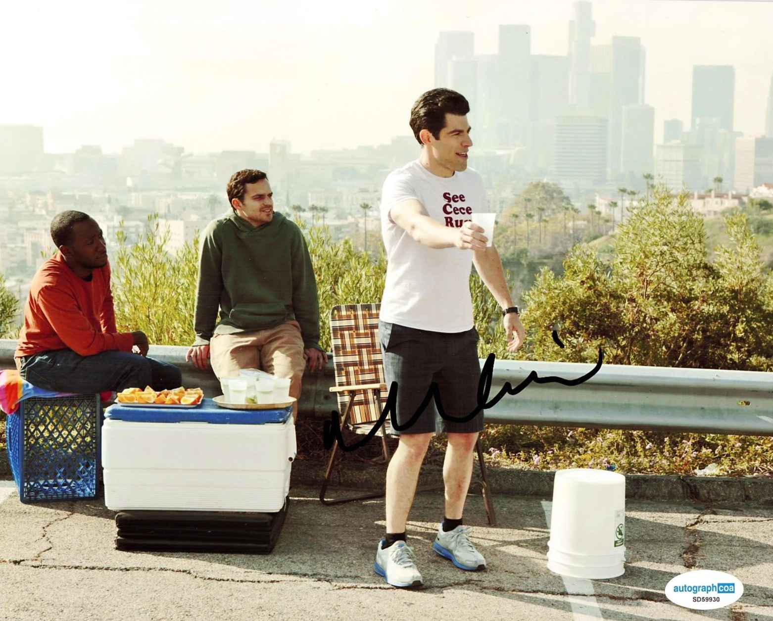 Max Greenfield Schmidt New Girl TV Show Signed 8x10 Photo w/ACOA SD59930