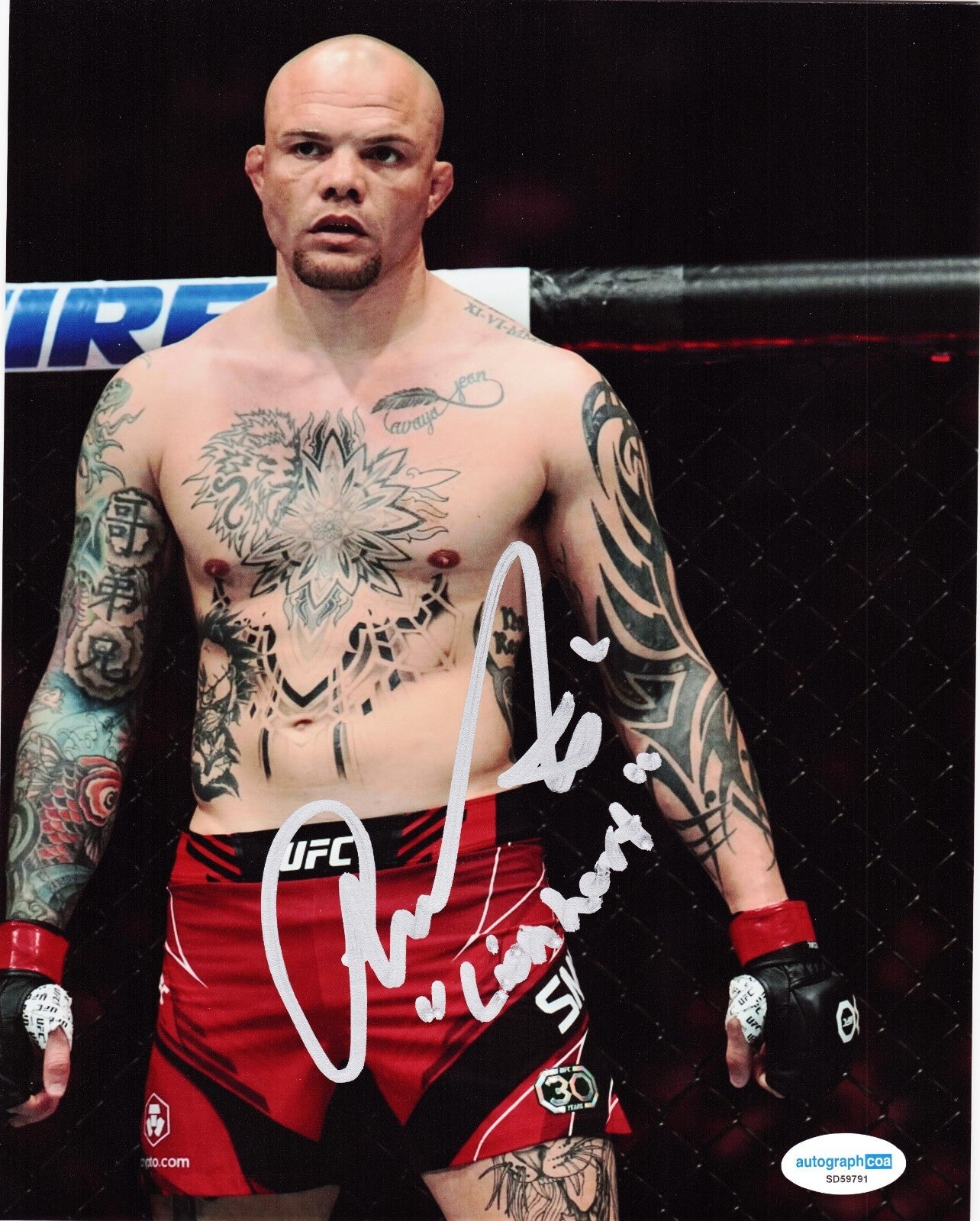 Anthony Pettis "Lionheart" UFC Fighter MMA Signed 8x10 Photo w/ACOA SD59791