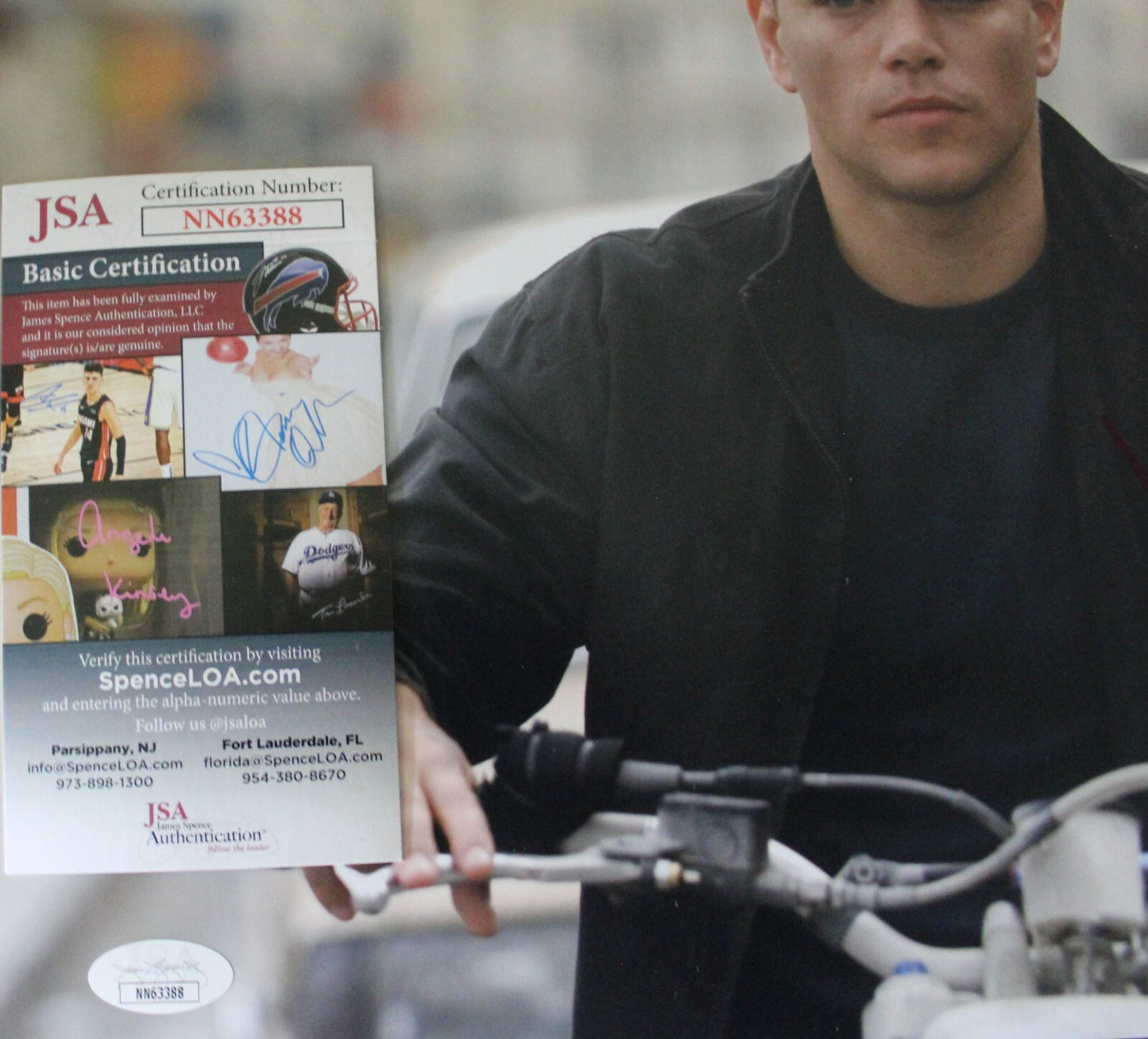 Matt Damon Signed Jason Bourne Identity 11x14 Photo w/JSA COA NN63388 Supremacy