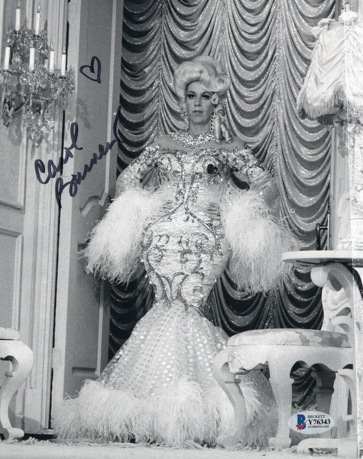 Carol Burnett Annie Carol Burnett Show Signed 8x10 Photo w/Beckett COA Y76343