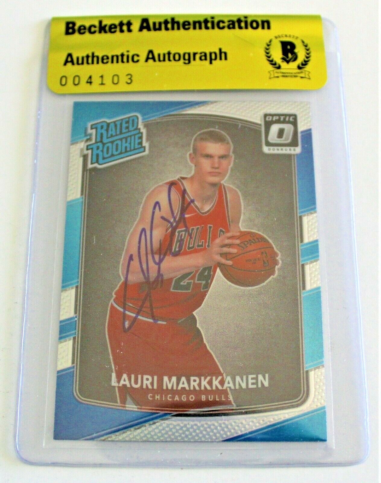 Lauri Markkanen Signed Chicago Bulls Donruss Optic Authentic Beckett Bulls 159