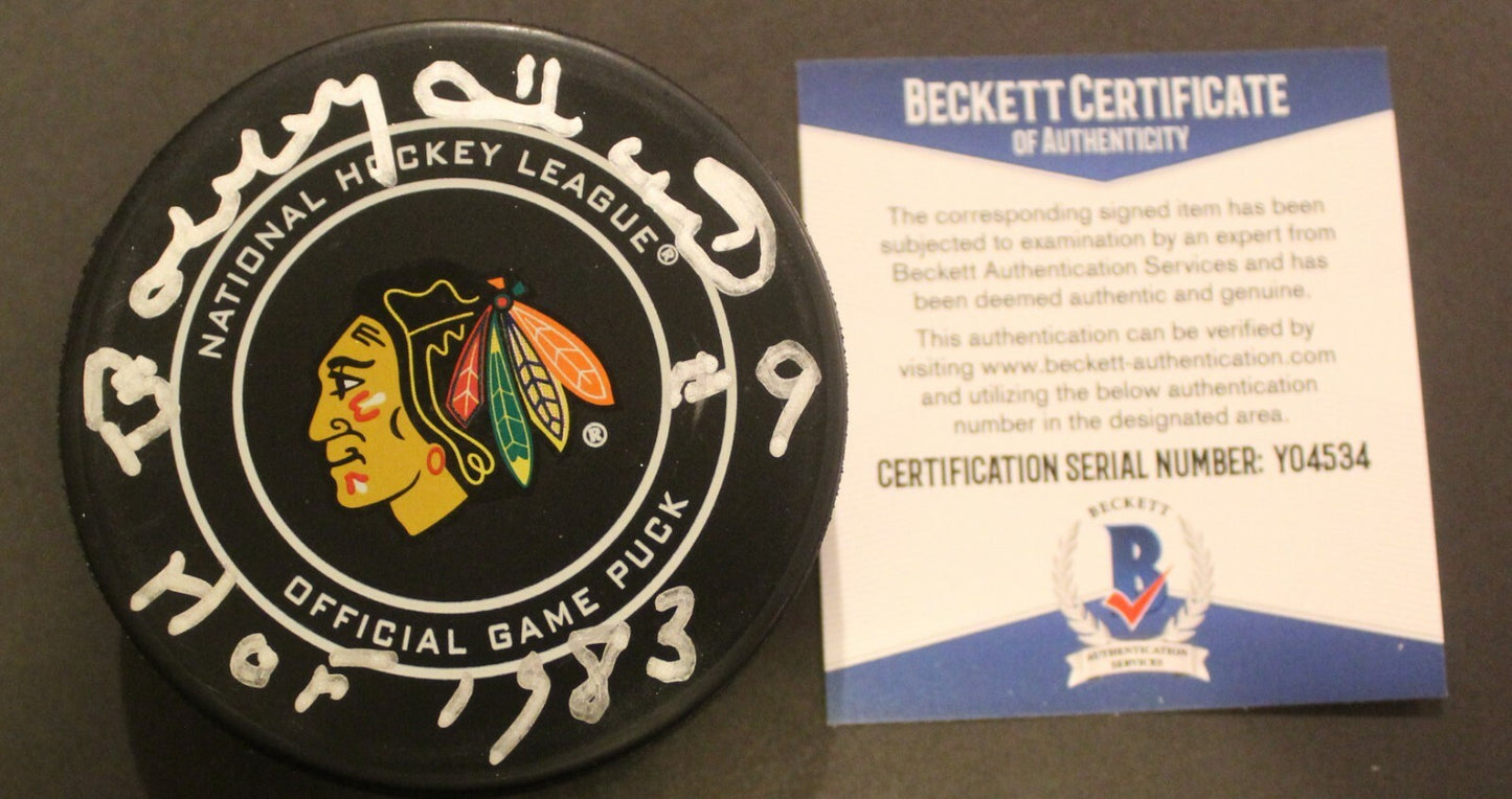 Bobby Hull Signed Chicago Blackhawks Game Hockey Puck w/Beckett COA Y04534