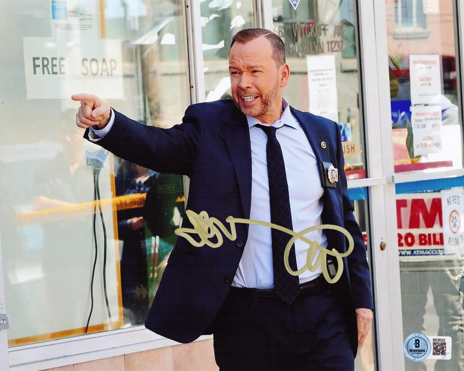 Donnie Wahlberg Signed Det. Reagan Blue Bloods 8x10 Photo W/Beckett COA BS38333