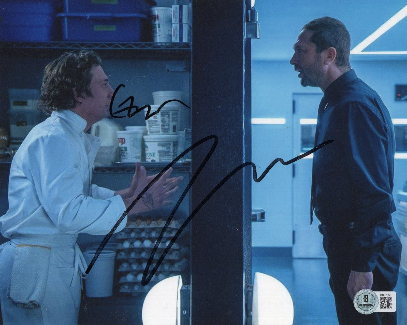 Jeremy Allen White & Ebon Moss Bachrach Bear Signed 8x10 Photo w/Beckett BN07853