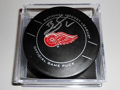 Brendan Smith Signed Official Game Puck w/COA Detroit Red Wings 2013